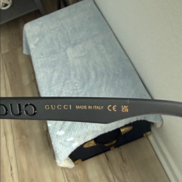 Gucci Matte Black Sunglasses Men or Women - Picture 4 of 6